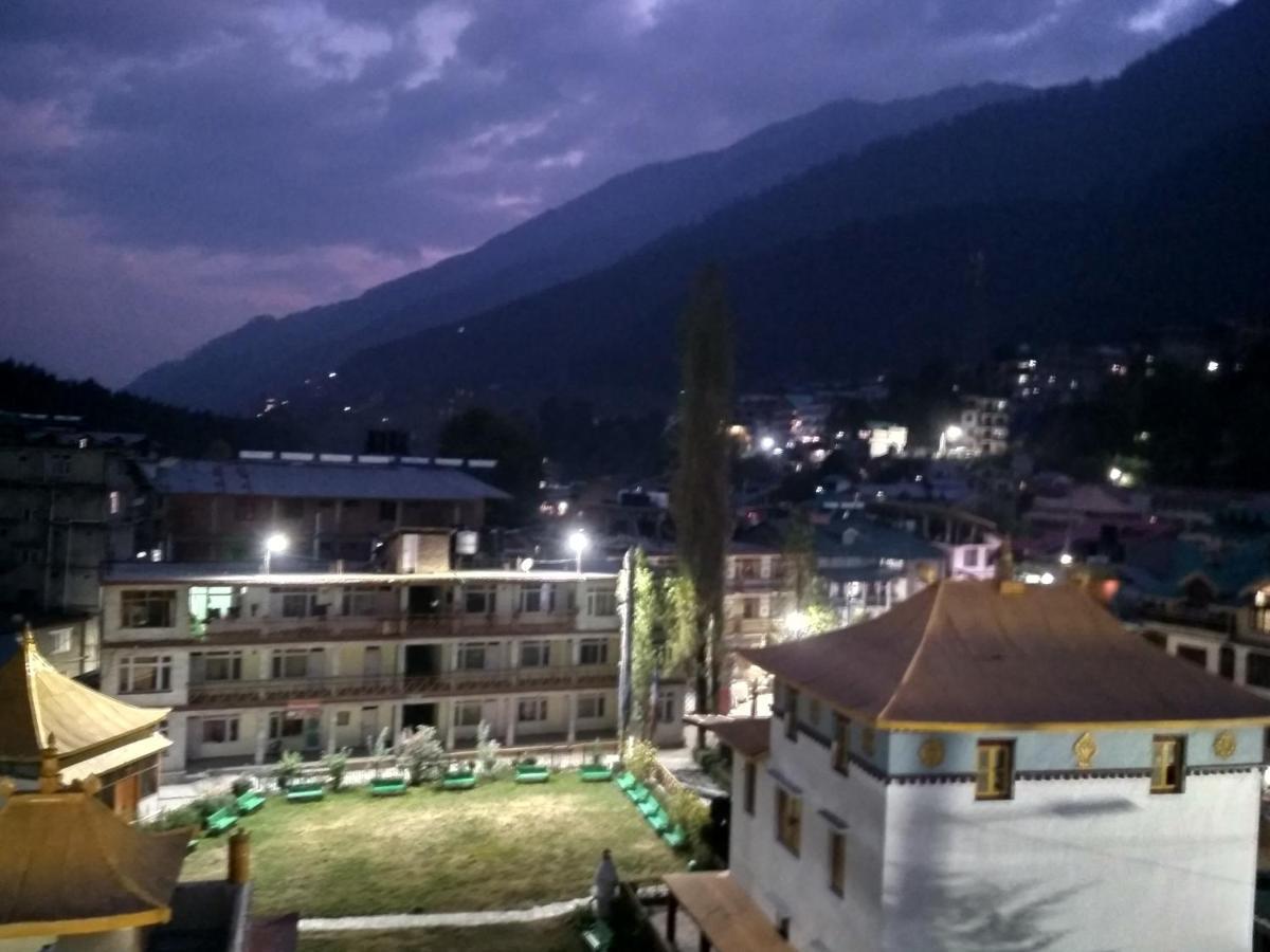 Hotel Snow Mountain Mall Road Manāli Exterior foto